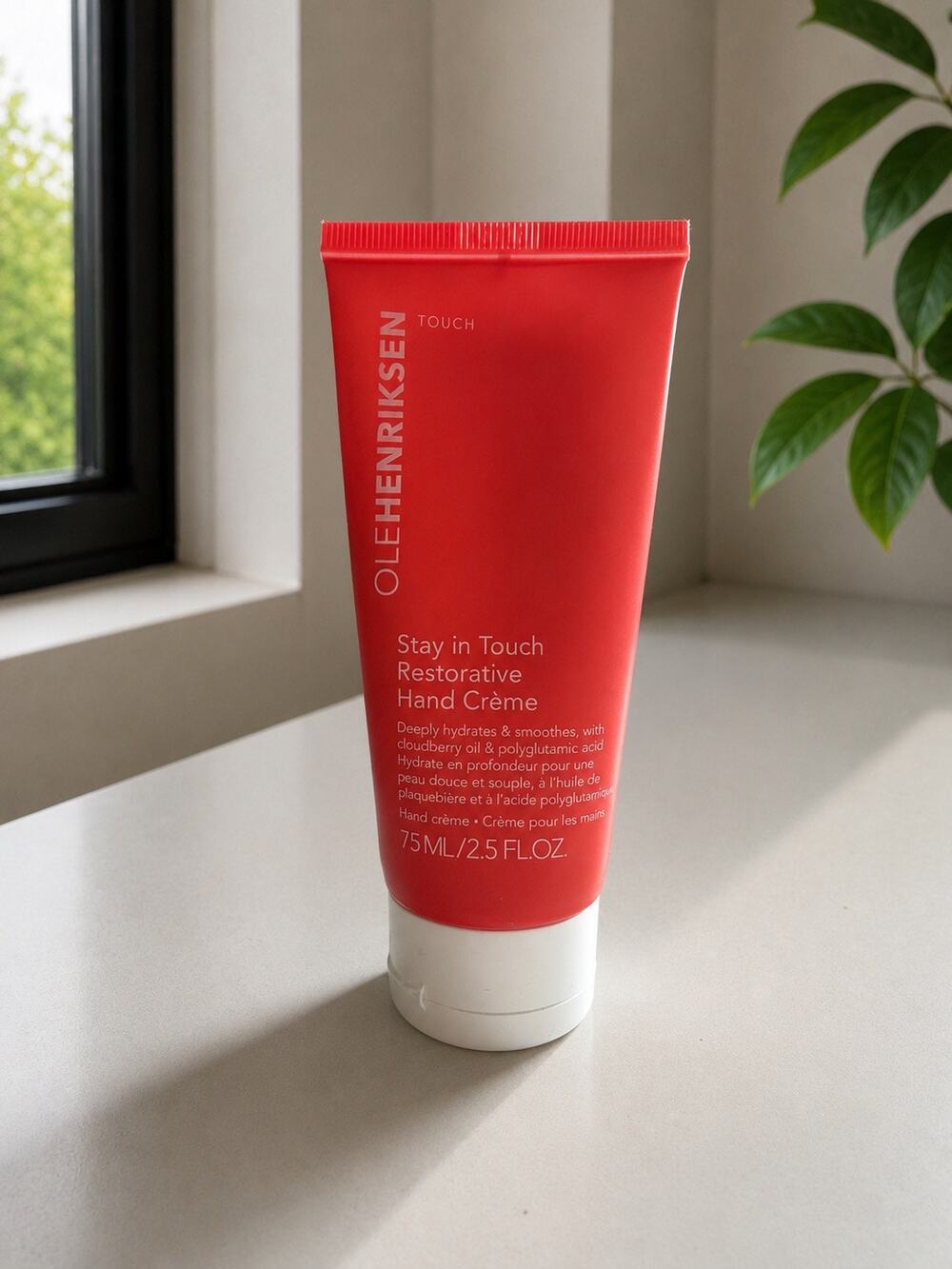 $32 Ole Henriksen Stay in Touch Restorative Hand Crème 2.5 oz New 75ml